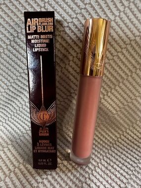 Charlotte Tilbury Airbrush Flawless Lip Blur — in Pillow Talk Blur